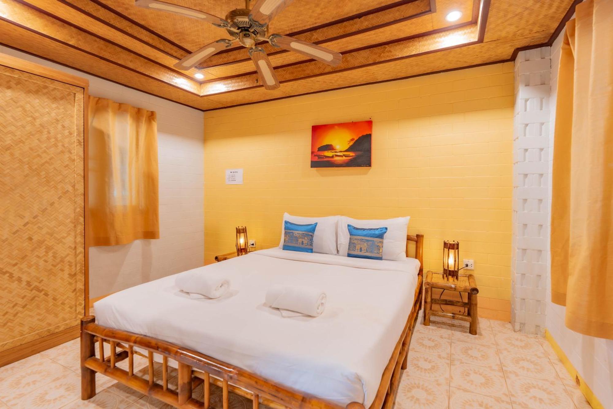 Lightplus Khao Lak Esterno foto