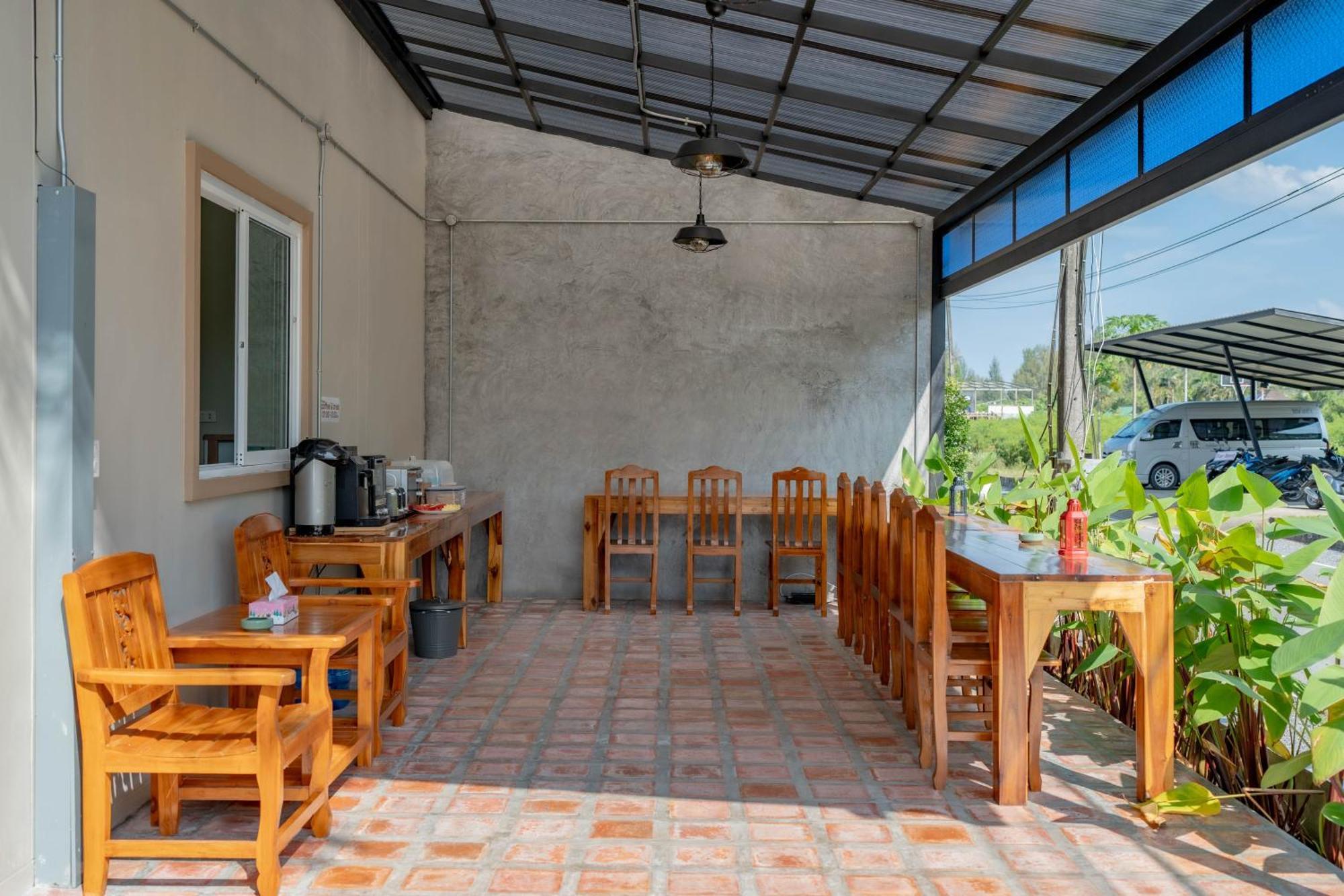 Lightplus Khao Lak Esterno foto